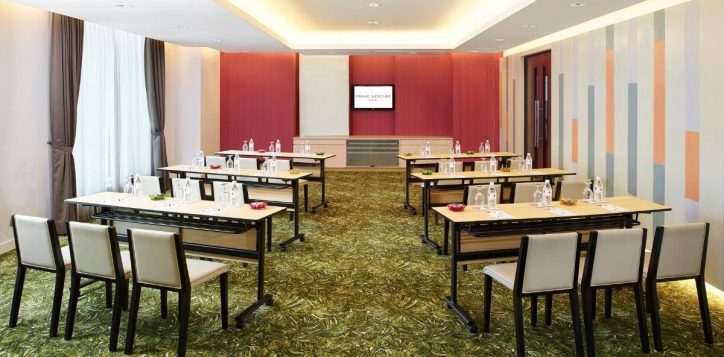 crystal-meeting-room-ta%cc%a3i-grand-mercure-da-na%cc%86%cc%83ng-2