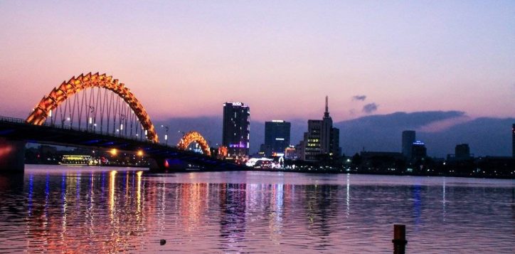 nga%cc%86m-nhin-ca%cc%82u-ro%cc%82ng-ga%cc%82n-grand-mercure-da-na%cc%86%cc%83ng-2