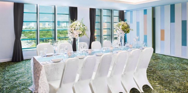 phong-ho%cc%a3p-crystal-ta%cc%a3i-grand-mercure-da-na%cc%86%cc%83ng-2