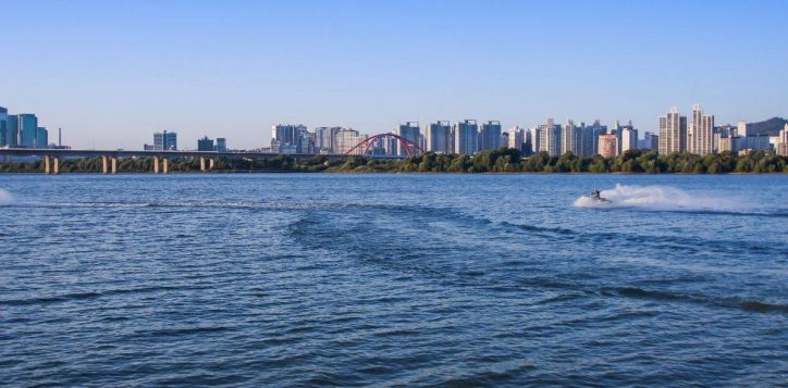 calm-water-scene-perfect-for-a-cruise-on-han-river-2