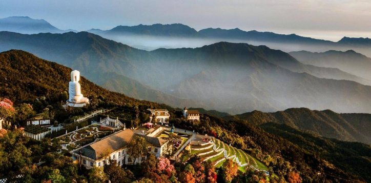 panoramic-view-of-ba-na-hills-in-da-nang-2
