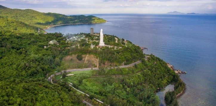 son-tra-peninsula-with-lush-forest-meeting-the-open-sea-2
