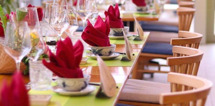veranda-vietnamese-dining-scene-with-vibrant-table-settings-2